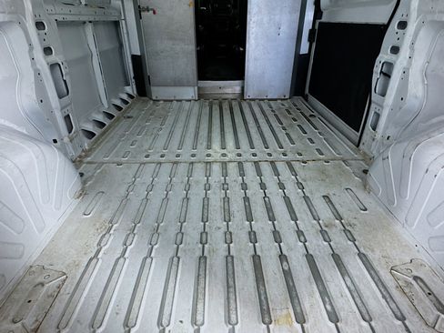 Used 2025 RAM ProMaster 2500 w/ Safety Group FWD image 30