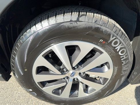 Certified 2025 Subaru Outback Premium w/ Popular Package #1A image 13