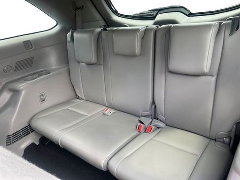 Certified 2019 Toyota Highlander Limited AWD/4WD image 16