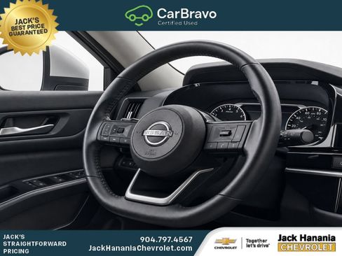 Used 2022 Nissan Pathfinder SV AWD/4WD image 12