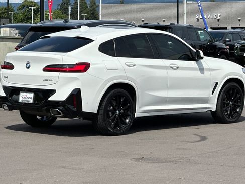 Used 2025 BMW X4 xDrive30i w/ Premium Package AWD/4WD image 4