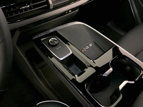 Used 2025 Buick Enclave Sport Touring image 17