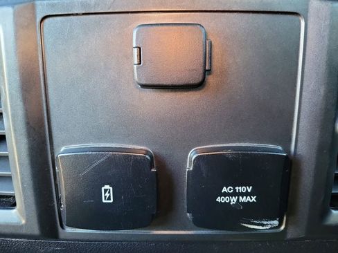 Used 2017 Ford F150 XLT w/ Equipment Group 302A Luxury AWD/4WD image 16