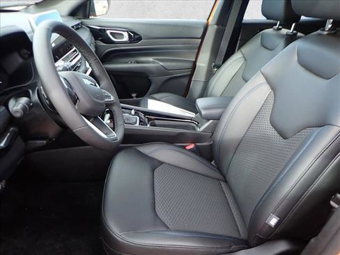 New 2026 Jeep Compass Latitude image 12