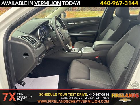 Used 2022 Chrysler 300 Touring w/ Sport Appearance Package image 11