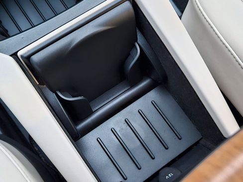 Used 2020 Tesla Model X Performance image 29