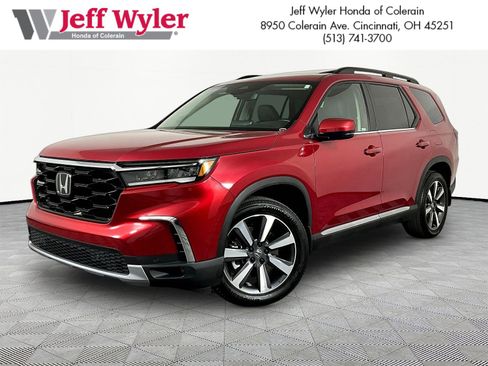 Certified 2025 Honda Pilot Touring image 1