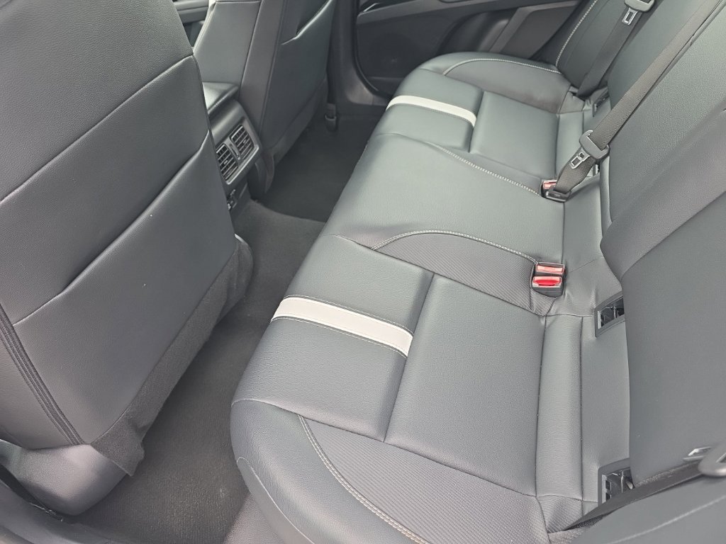 Certified 2025 Toyota Camry SE FWD image 11