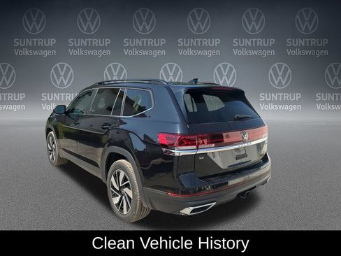 Used 2025 Volkswagen Atlas SE AWD/4WD image 3