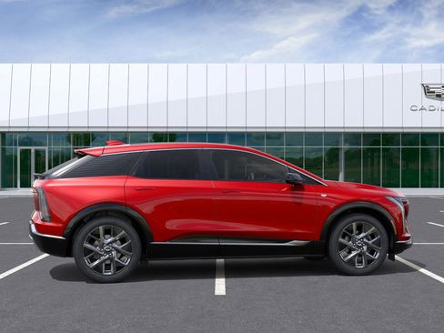 New 2026 Cadillac Optiq Luxury 1 image 5