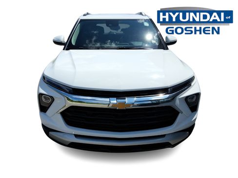 Used 2024 Chevrolet TrailBlazer LT w/ LT Cold Weather Package AWD/4WD image 2