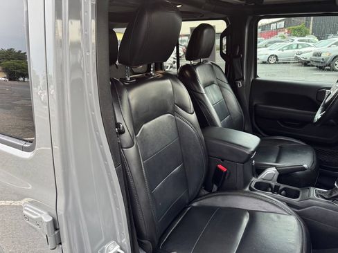 Used 2021 Jeep Wrangler Unlimited Sahara AWD/4WD image 25