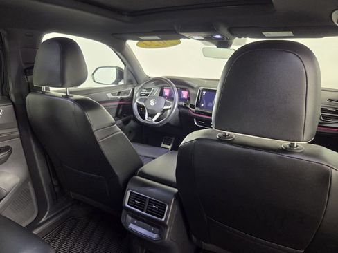 Used 2024 Volkswagen Atlas Cross Sport SEL Premium R-Line AWD/4WD image 29