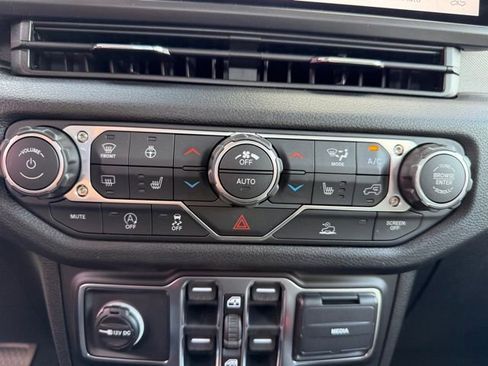 New 2026 Jeep Gladiator Sport image 21