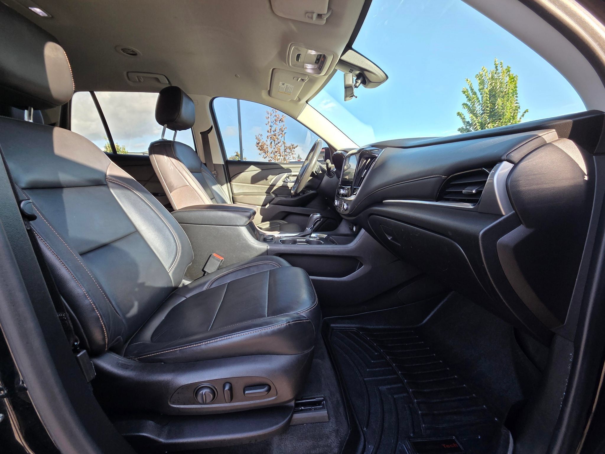 Used 2019 Chevrolet Traverse LT w/ LT Premium Package AWD/4WD image 30