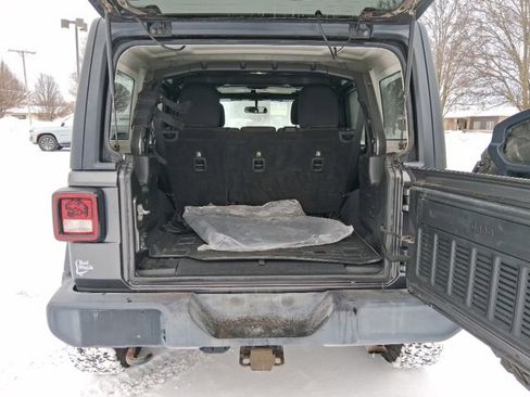 Used 2018 Jeep Wrangler Unlimited Sport image 6