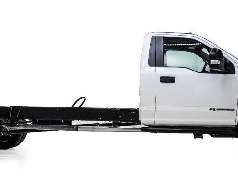 Used 2018 Ford F550 4x4 Regular Cab Super Duty image 5
