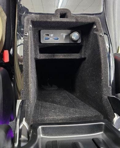 Used 2017 Land Rover Range Rover Supercharged AWD/4WD image 24