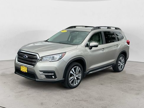 Used 2025 Subaru Forester Touring AWD/4WD image 1