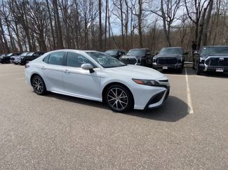 Used 2023 Toyota Camry SE w/ Cold Weather Package video 2