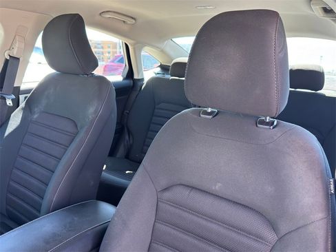 Used 2018 Ford Fusion SE image 17