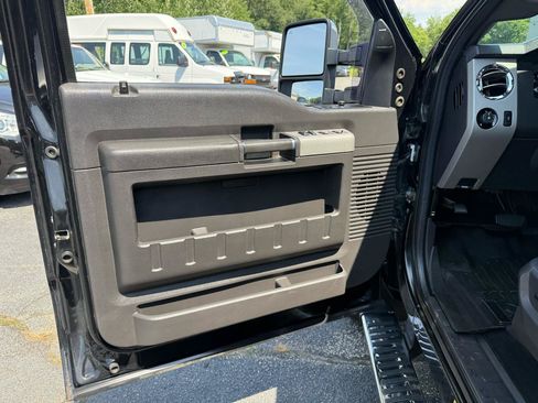 Used 2015 Ford F250 Lariat w/ Chrome Package AWD/4WD image 24