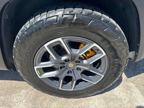 Used 2022 Rivian R1T Adventure AWD/4WD image 11