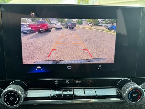 Used 2024 Chevrolet Colorado Trail Boss w/ Advanced Trailering Package AWD/4WD image 15