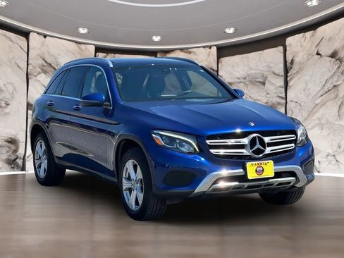Used 2018 Mercedes-Benz GLC 300 4MATIC image 3