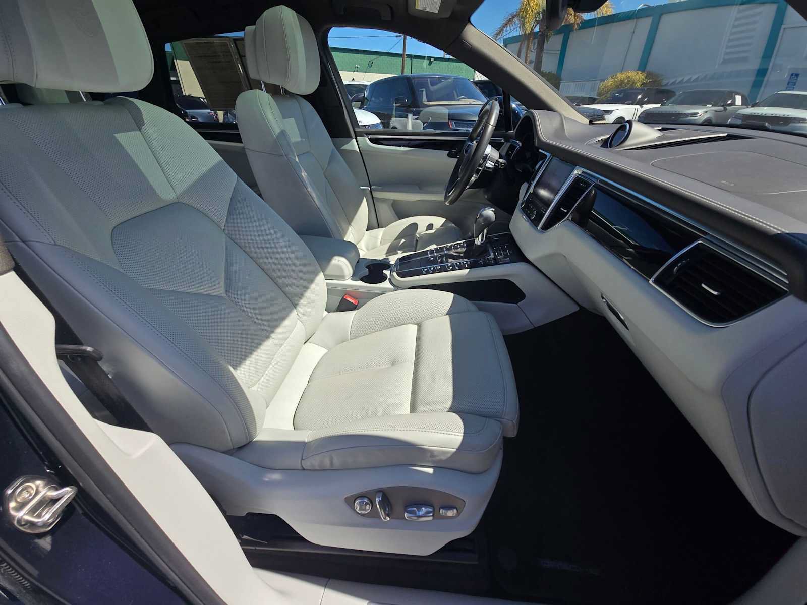Used 2018 Porsche Macan S AWD/4WD image 10