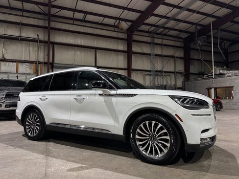 Used 2020 Lincoln Aviator Reserve w/ Equipment Group 201A image 3