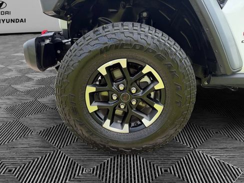 Used 2026 Jeep Gladiator Rubicon AWD/4WD image 15