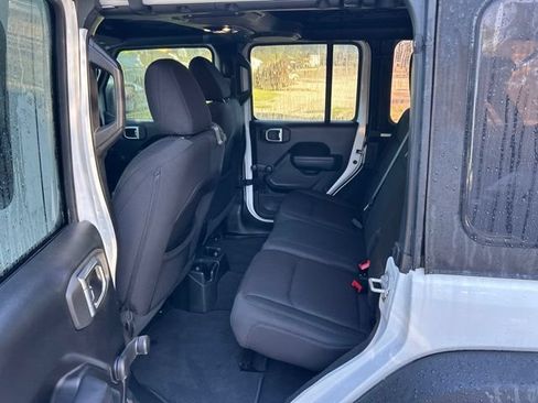 Used 2022 Jeep Wrangler Unlimited Sport AWD/4WD image 6