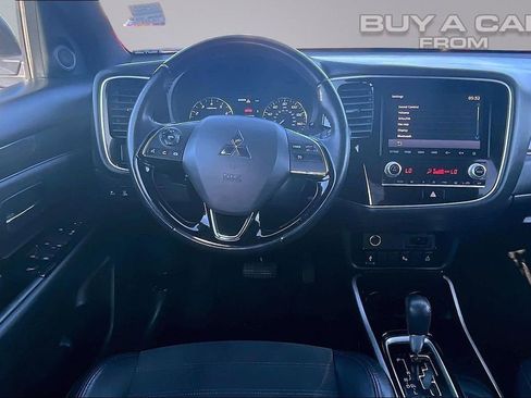 Used 2020 Mitsubishi Outlander LE AWD/4WD image 5