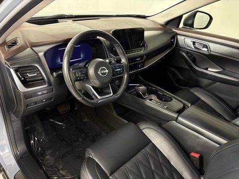 Used 2022 Nissan Rogue Platinum w/ Head-Up Display Package FWD image 17