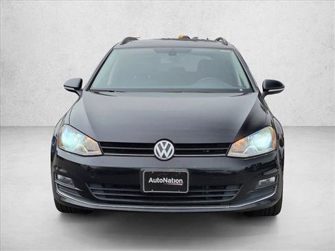 Used 2017 Volkswagen Golf SE FWD image 3