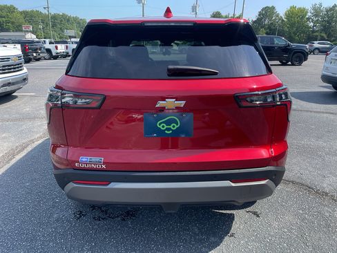 Certified 2026 Chevrolet Equinox LT w/ Convenience Package II FWD image 4