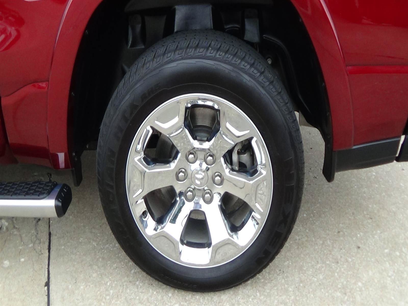 Used 2025 RAM 1500 Big Horn AWD/4WD image 9