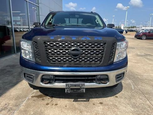 Used 2018 Nissan Titan SV w/ SV Convenience Package AWD/4WD image 6