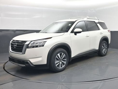 Used 2024 Nissan Pathfinder SL AWD/4WD image 9