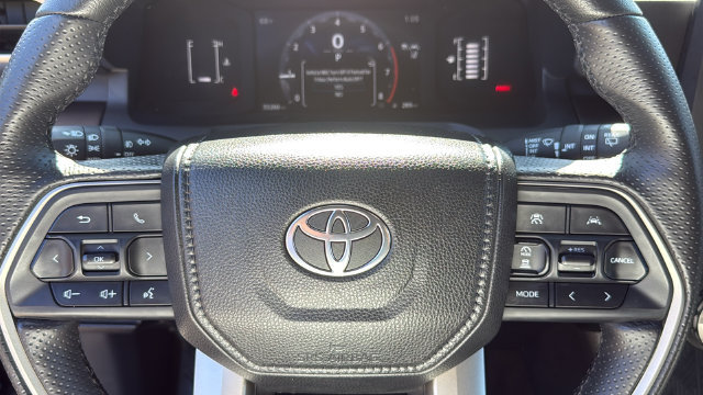 Certified 2025 Toyota 4Runner SR5 AWD/4WD image 11