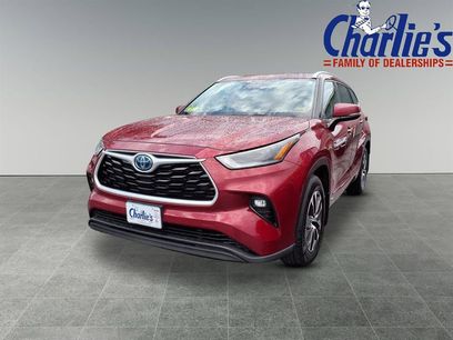 Used 2021 Toyota Highlander XLE