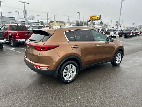 Used 2018 Kia Sportage LX w/ LX Popular Package image 5