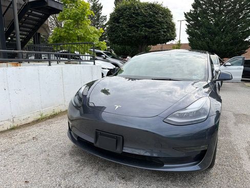 Used 2022 Tesla Model 3 Long Range AWD/4WD image 2