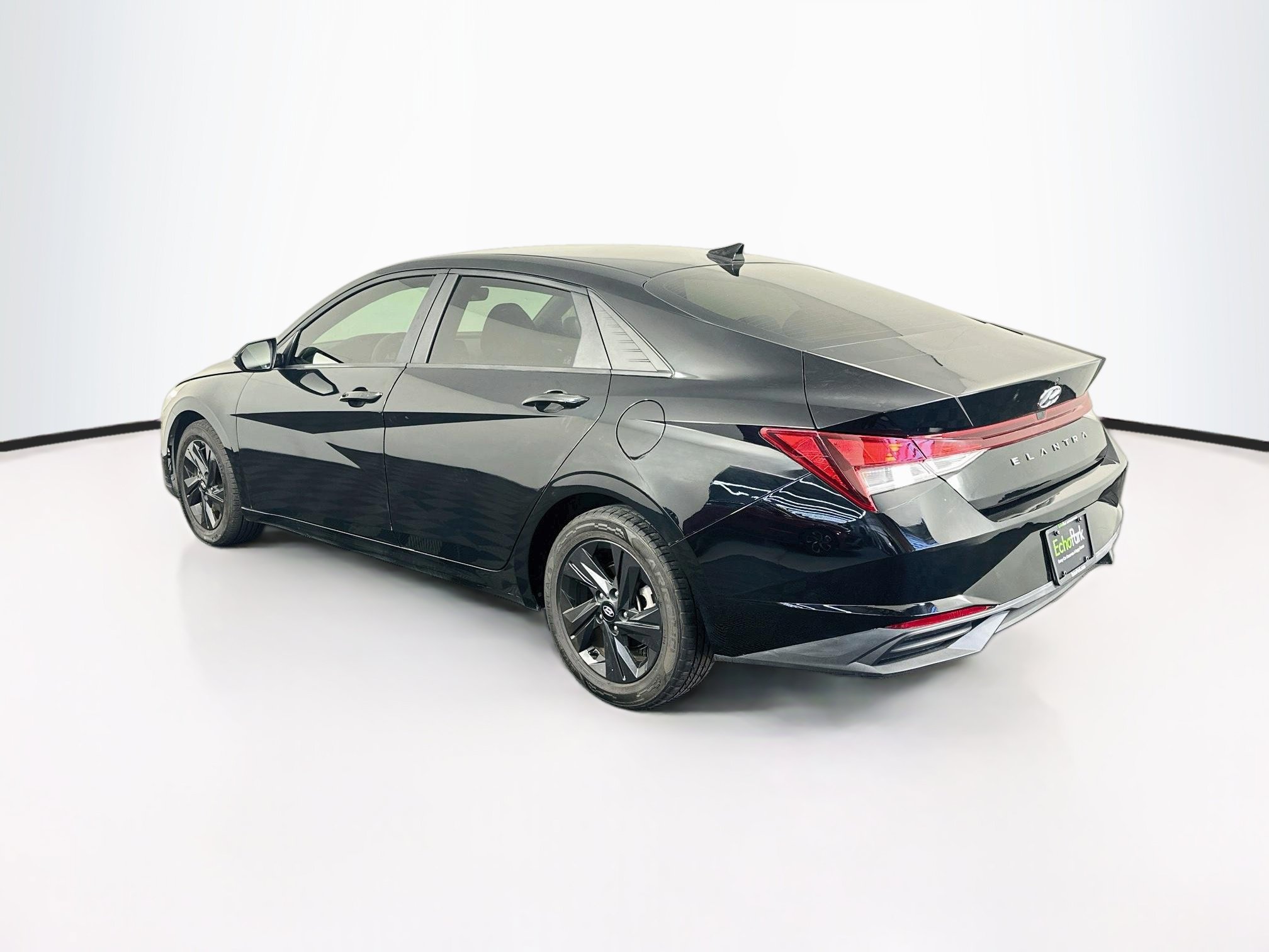 Used 2023 Hyundai Elantra SEL w/ Cargo Package FWD image 5