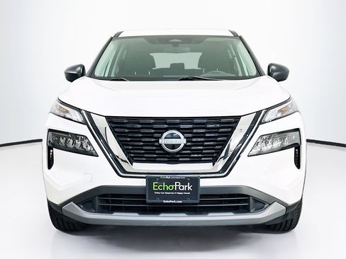 Used 2023 Nissan Rogue S AWD/4WD image 2
