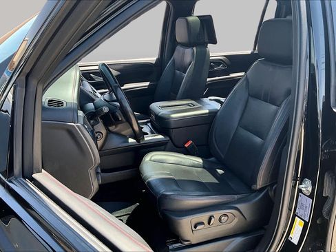 Used 2021 Chevrolet Suburban RST w/ Luxury Package AWD/4WD image 8