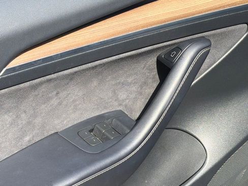 Used 2023 Tesla Model 3 Standard Range image 29