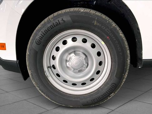 New 2025 Ford Maverick XL image 10