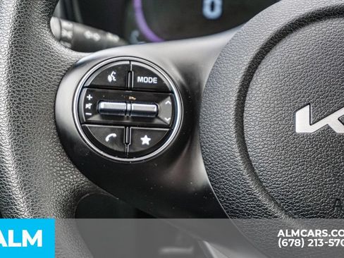 Used 2025 Kia Soul LX w/ LX Technology Package FWD image 29